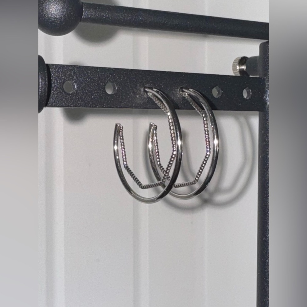 EUC Kenneth Jay Lane 1in Silver Double Hoop Earrings - Picture 2 of 8